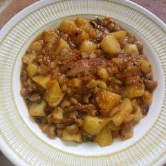 A picture of Potato n beans porridge.