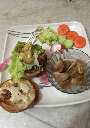 A picture of Chicken burger.