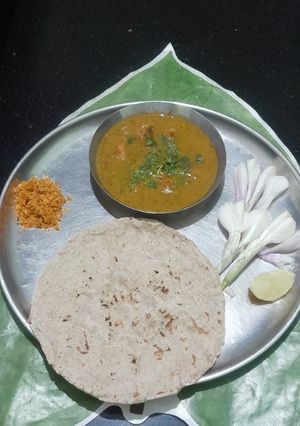 A picture of Fresh Tuvar - Mugode Curry (Amti).