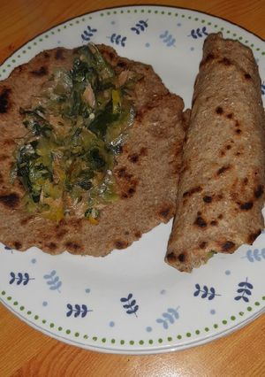 Una foto de Tortillas integrales con vegetales y atún