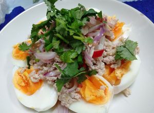 รูปของ ยำไข่ต้ม