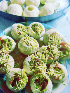 पानी पूरी (Pani Puri recipe in hindi) रेसिपी मुख्य फोटो