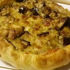A picture of Pesto, aubergine and mozzarella pie.