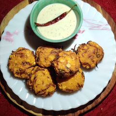 A picture of Kerala Style Dal Vada or Parippu Vada..