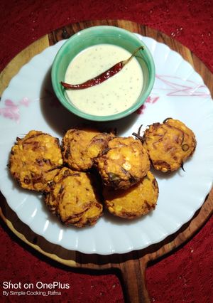 A picture of Kerala Style Dal Vada or Parippu Vada..