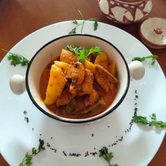 A picture of Aloo chatu besar.