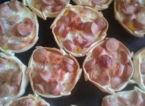 Una foto de Canastitas de salchichitas