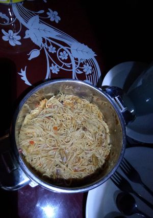 A picture of Jollof spaghetti.