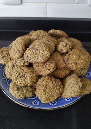 Una foto de Galletas de avena con chips de chocolate 🍁🍁🍁