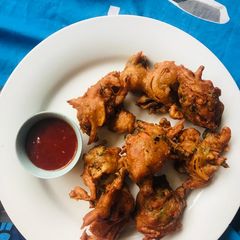 A picture of Vegetable pakora.