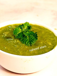 A picture of Raw mango chutney.