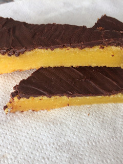 Una foto de Coca fácil de naranja con chocolate