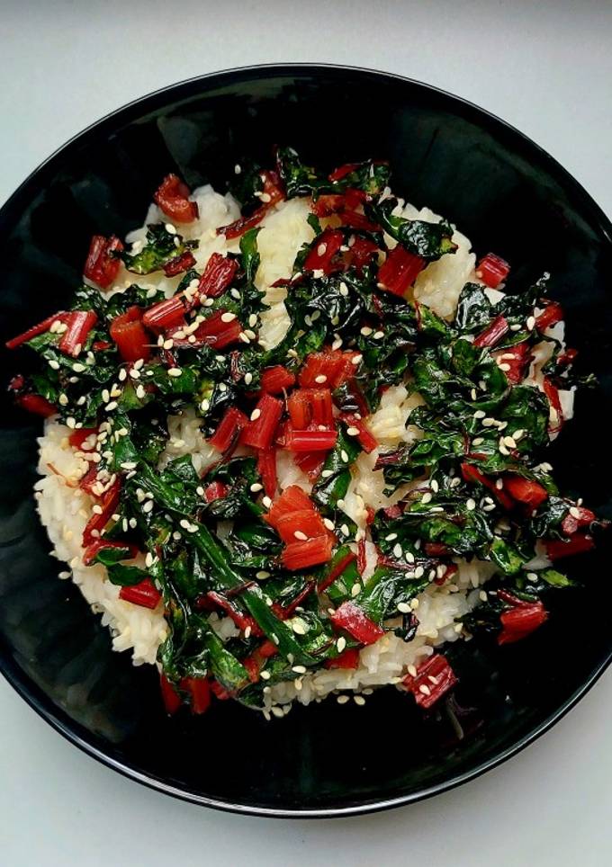 Рис з мангольдом та кунжутом