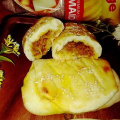 A picture of Qeema cheese roll (baked without oven).