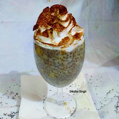 A picture of Banana chia milkshake.