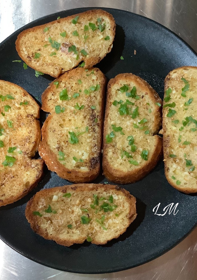 Una foto de Pan de ajo en freidora de aire