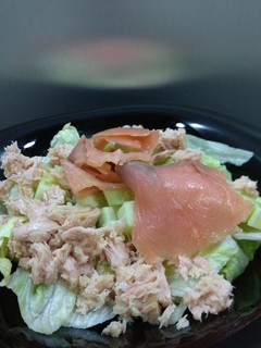Una foto de Ensalada proteica salmón ahumado