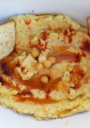 Una foto de Hummus ¡Bien cremoso! (Pasta de garbanzo)