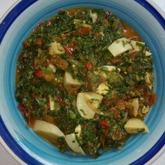 A picture of Spinach/boiled egg sauce.