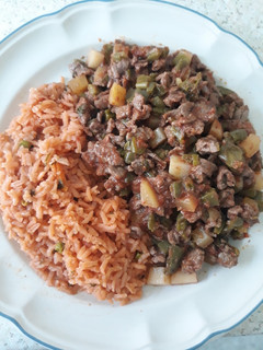 Una foto de Bistec picado con nopalitos