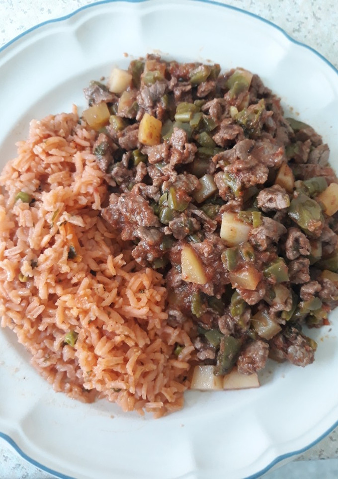 Una foto de Bistec picado con nopalitos