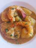 Suquet de patatas, merluza y gambas