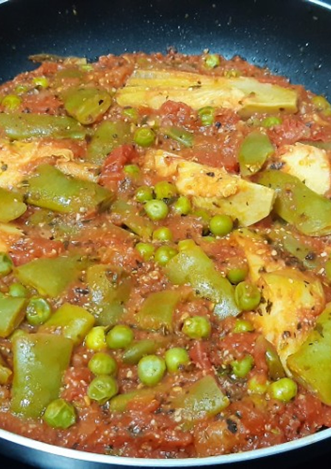 Una foto de Verduras variadas con tomate