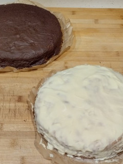 Una foto de Exterior de chocolate del bizcocho de filipinos blancos, 2