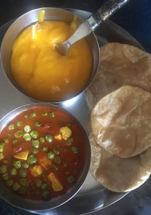 आमरस पूरी मटर पनीर (Aamras puri Matar Paneer recipe in hindi) रेसिपी मुख्य फोटो