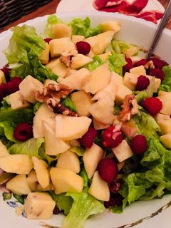Una foto de Ensalada mixta con frutas
