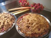 A picture of rhubarb pie