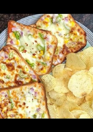 ब्रेड पिज़्ज़ा(Bread pizza recipe in hindi) रेसिपी मुख्य फोटो