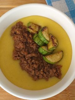 Foto de Polenta Cremosa com Ragu de Carne Moída