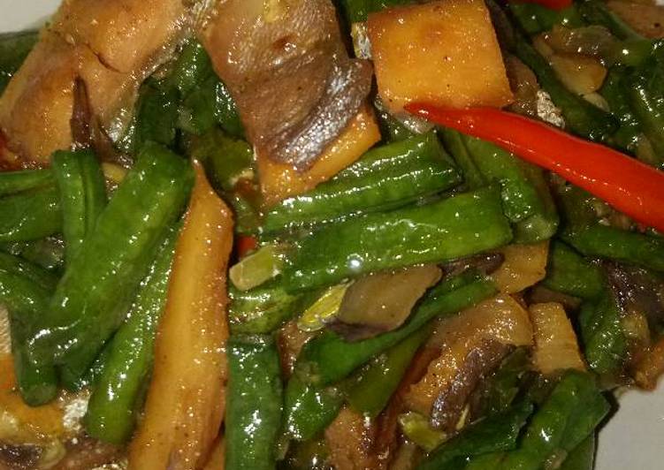 Proses meracik Tumis kacang panjang ikan asin, Enak