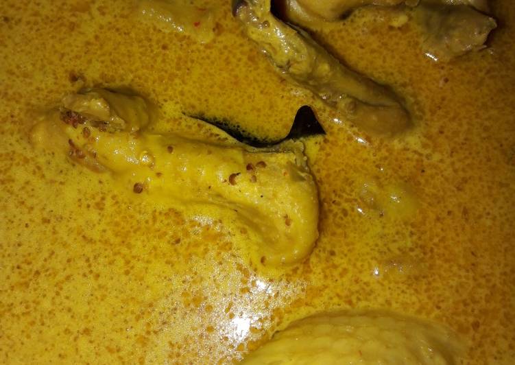 Sayap Ayam Bumbu Kuning