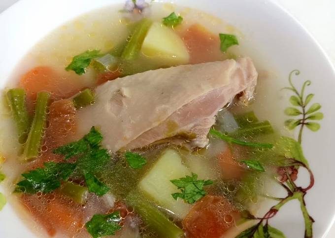 Bagaimana Menyiapkan Sop Ayam Sehat Sederhana yang Menggugah Selera