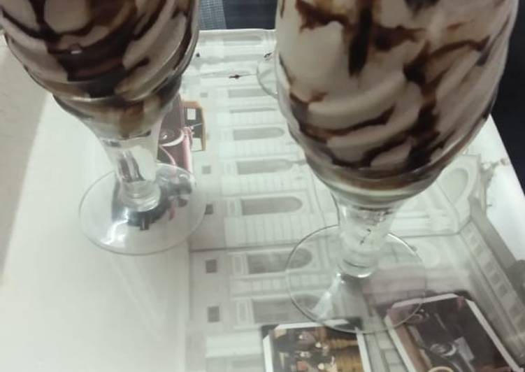 Kitkat oreo chocolate shake