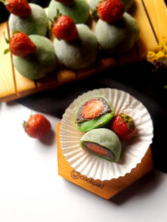 Foto resep 129. Daifuku Mochi (Mochi Pandan isi Strowberry)