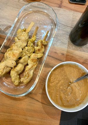 Une photo de Poulet satay 🍗 🥜
