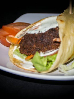 Una foto de Kebab de falafel