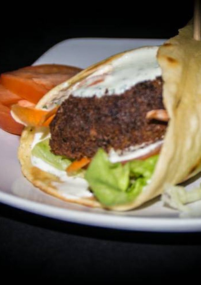 Una foto de Kebab de falafel