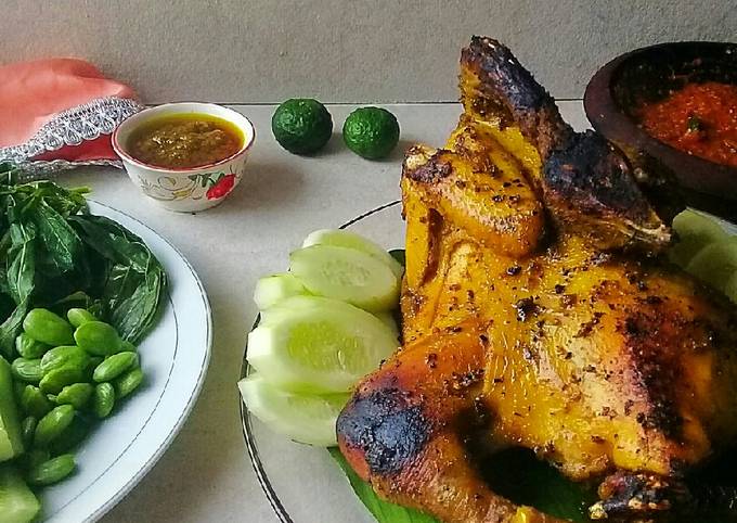 Resep Ayam bakar kampung oleh nanda aulia - Cookpad