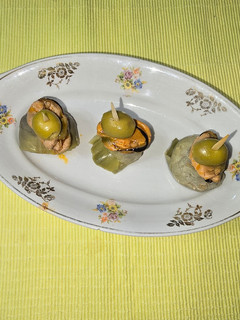 Una foto de Pincho por tierra, mar y aire