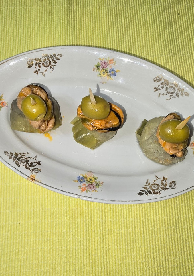 Una foto de Pincho por tierra, mar y aire