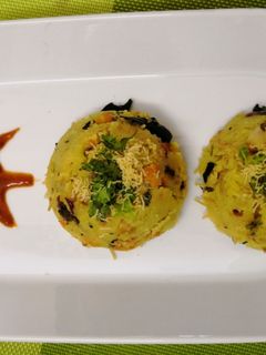 व्हेजिटेबल उपमा (vegetable upma recipe in marathi) रेसिपी चे मुख्य फोटो