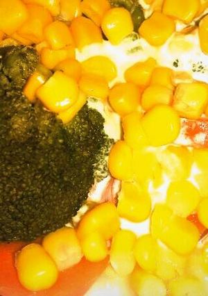 Una foto de Verduras al vapor con queso gratinado