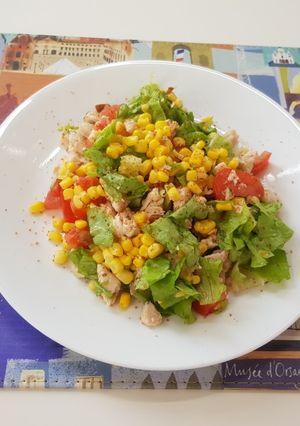 Una foto de Ensalada light.🌽🍅🥗🍴