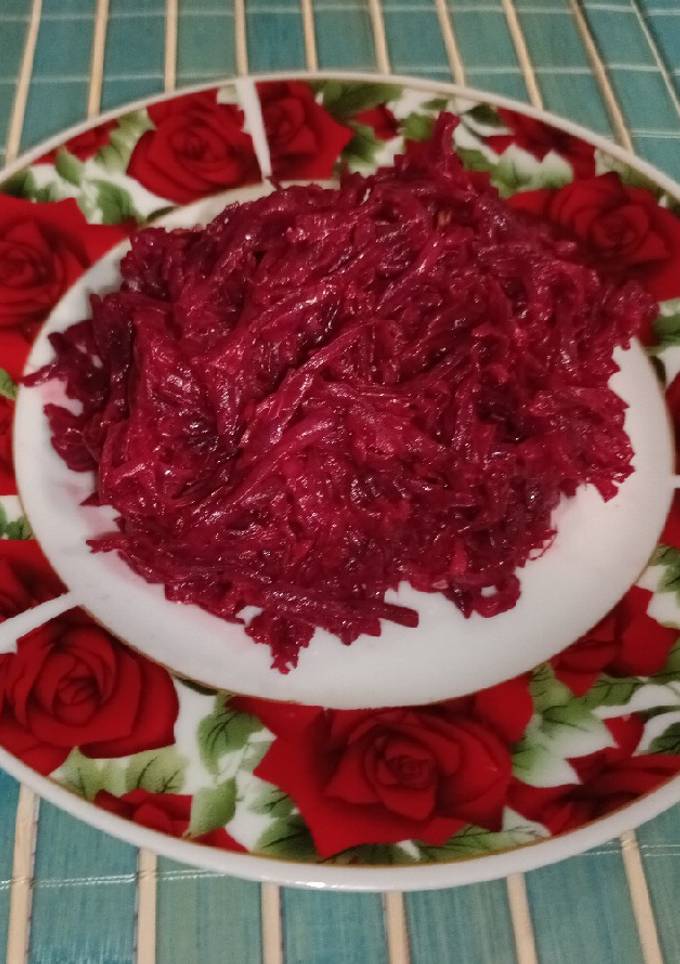 Салат из буряка с чесноком