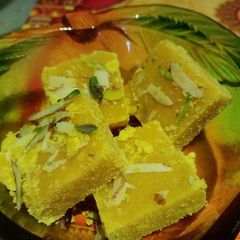 Besan ki barfi A picture of Besan ki barfi.