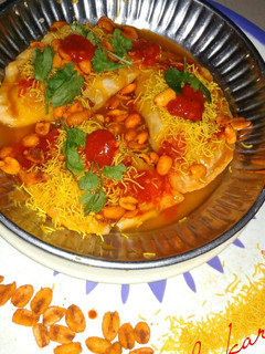 ઘૂઘરાચાટ (Ghughra chat recipe in Gujarati) રેસીપી મુખ્ય ફોટો
